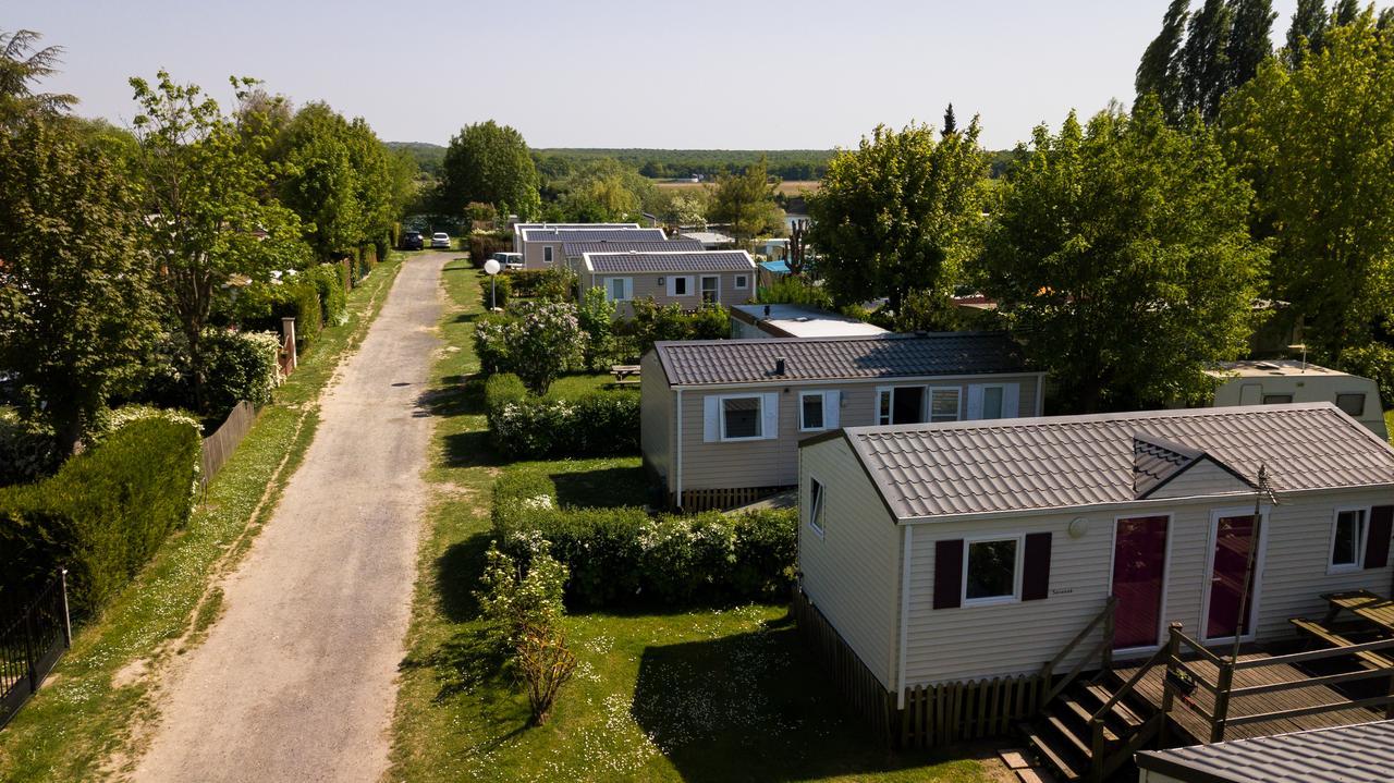 Отель Camping Loisirs Des Groux Mousseaux-sur-Seine Экстерьер фото